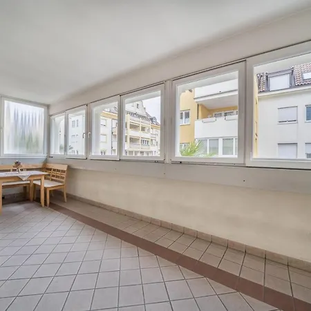 Laurin Apartment *